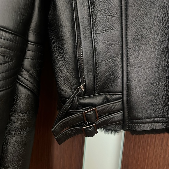 Stunning Leather Moto Jacket with Shearling and Fur - Picture 2 of 11
